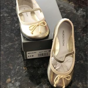 Nordstrom Girls Gold Ballet Shoe! Size 6.5!